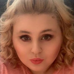 Meet your Posher, Cora